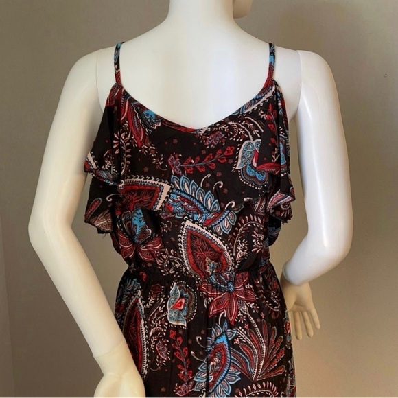 New Women’s Sleeveless Dress size 
Medium is available 
New with tags
Stretchy - Picture 7 of 9